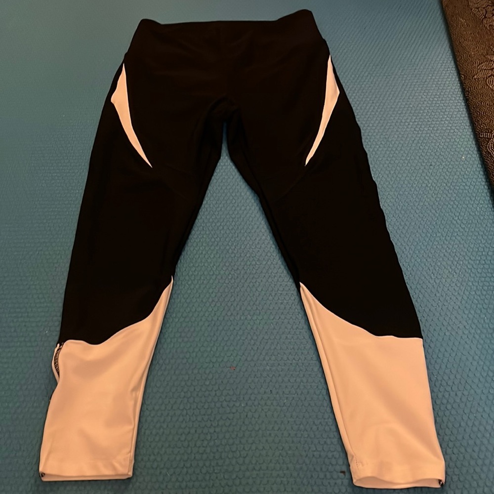 Marina black and white leggings ankle length medium